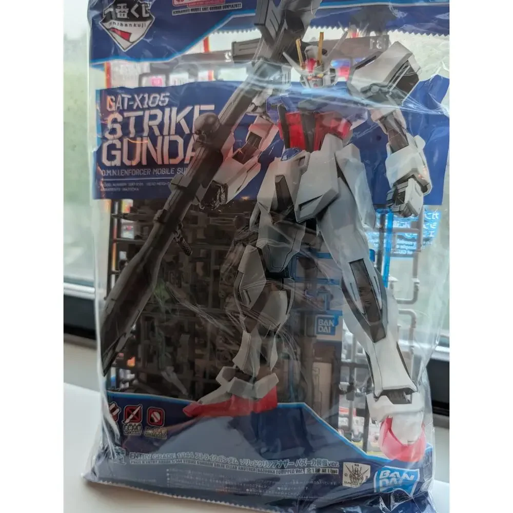 GAT-X105 Strike Gundam Bandai Gunpla - 1/144 Entry Grade Model Kit